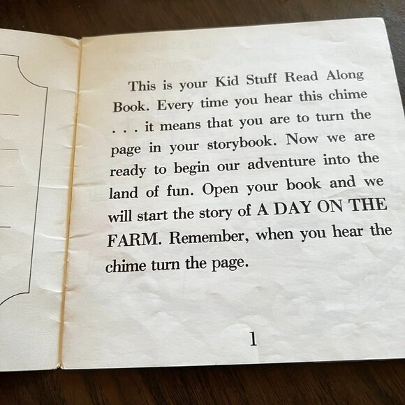 Read-A-Long Book and Record 45 -A Day On The Farm Vintage Kid Stuff Records Rare - Picture 4 of 6